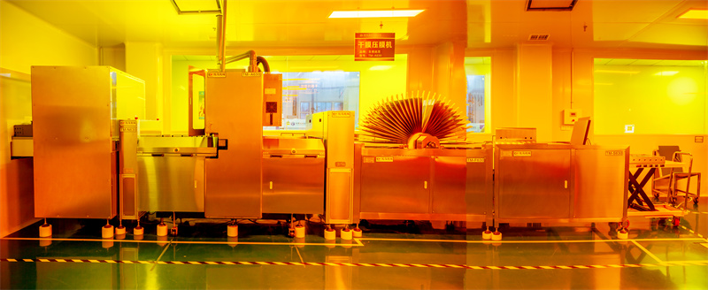 7、干膜壓膜機.jpg